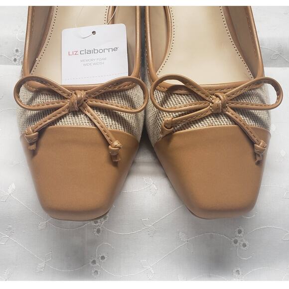 Liz Claiborne LC Fredson Women’s 11WD Block Heel Tan Canvas Faux Leather Shoe - Picture 3 of 11